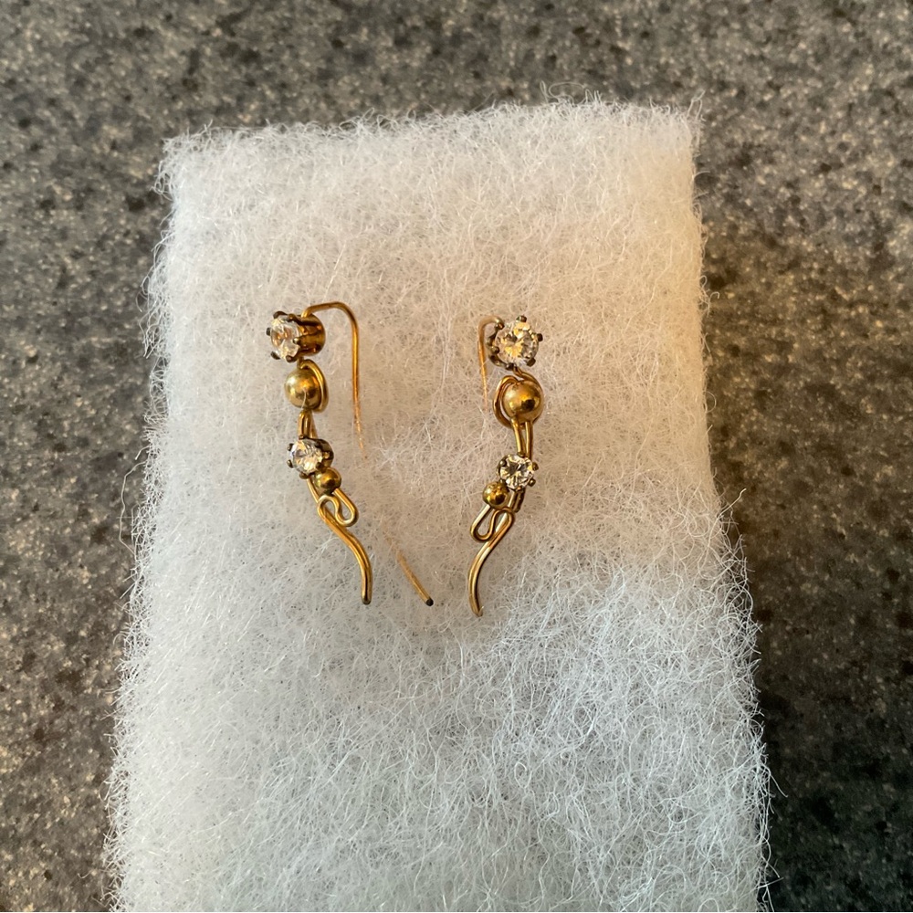 Elegant Gold and Cubic Zirconia Earrings